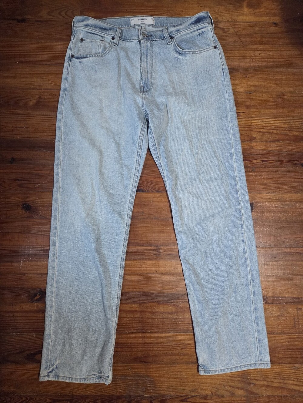 Hollister Men's Loose Lightwash Jeans